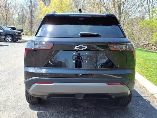 Mosaic Black Metallic 2026 Chevrolet Equinox 1LT