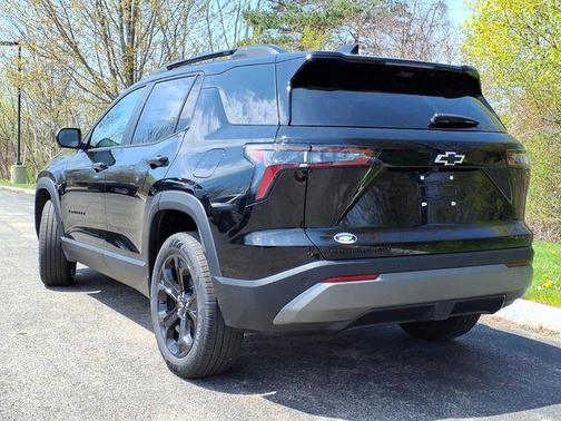 Mosaic Black Metallic 2026 Chevrolet Equinox 1LT