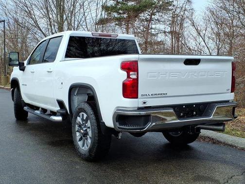 Summit White 2026 Chevrolet Silverado 2500 LT