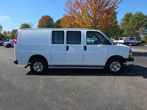 2023 Chevrolet Express 2500 RWD 2500 Regular Wheelbase WT
