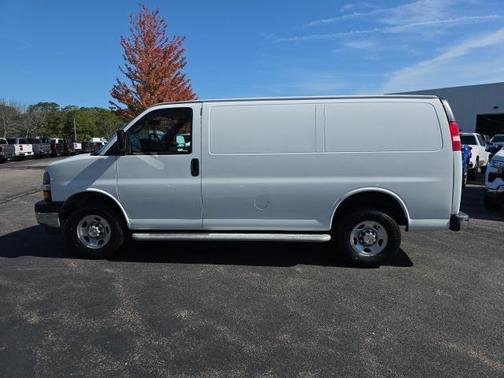 2023 Chevrolet Express 2500 RWD 2500 Regular Wheelbase WT