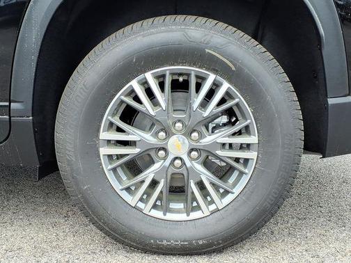 Mosaic Black Metallic 2026 Chevrolet Traverse LT