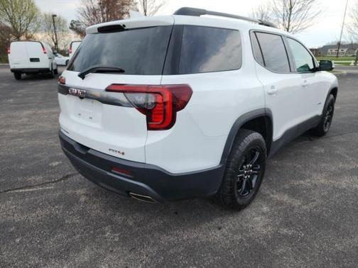 2023 GMC Acadia AWD AT4