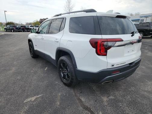 2023 GMC Acadia AWD AT4