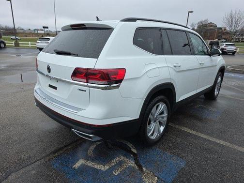 2023 Volkswagen Atlas 2.0T SE w/Technology 4MOTION