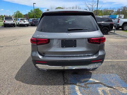 Mountain Grey Metallic 2022 Mercedes-Benz GLB 250 4MATIC