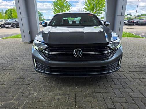 Platinum Gray Metallic 2024 Volkswagen Jetta 1.5T Sport