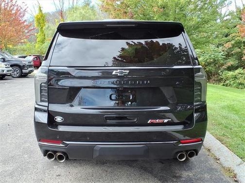 2025 Chevrolet Suburban RST