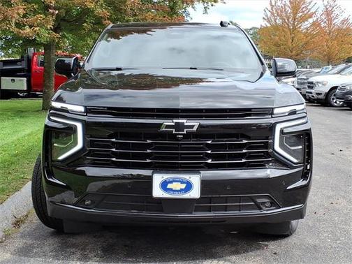 2025 Chevrolet Suburban RST