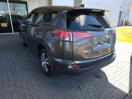 Magnetic Gray Metallic 2018 Toyota RAV4 LE