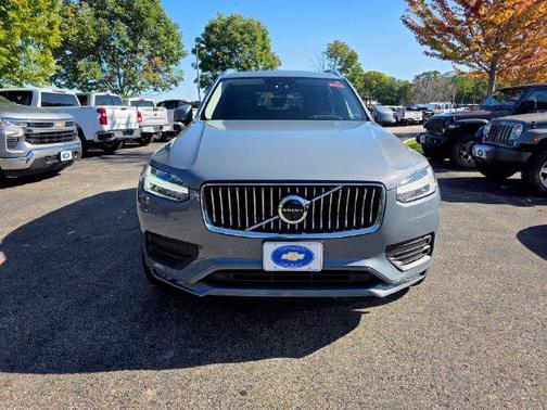Thunder Grey Metallic 2022 Volvo XC90 T5 Momentum
