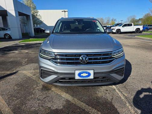 Silver Metallic 2022 Volkswagen Tiguan 2.0T SE 4MOTION