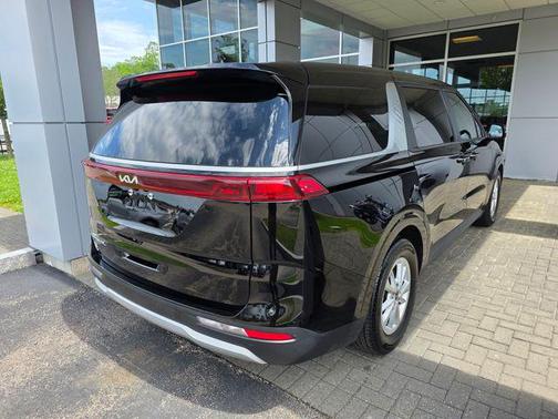 Aurora Black 2022 Kia Carnival LXS