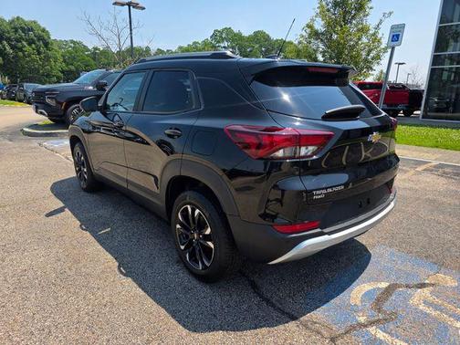 Mosaic Black Metallic 2021 Chevrolet Trailblazer LT