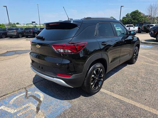 Mosaic Black Metallic 2021 Chevrolet Trailblazer LT