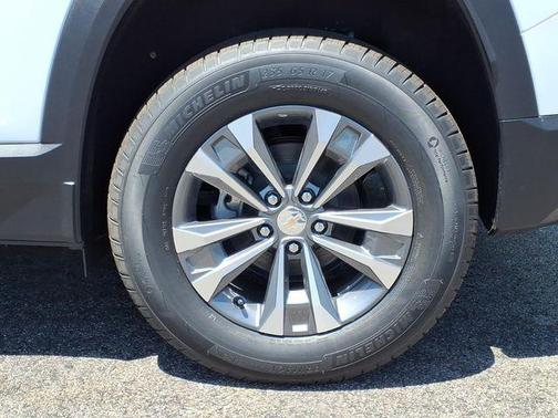 Summit White 2026 Chevrolet Equinox 1LT