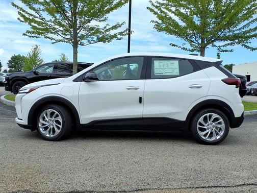 Summit White 2027 Chevrolet Bolt LT FWD
