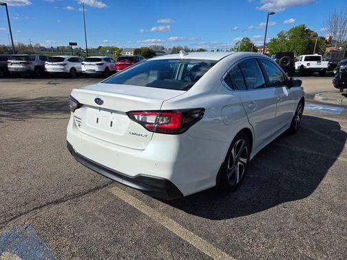Crystal White Pearl 2022 Subaru Legacy Limited