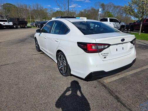 Crystal White Pearl 2022 Subaru Legacy Limited