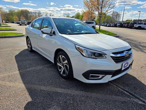 Crystal White Pearl 2022 Subaru Legacy Limited
