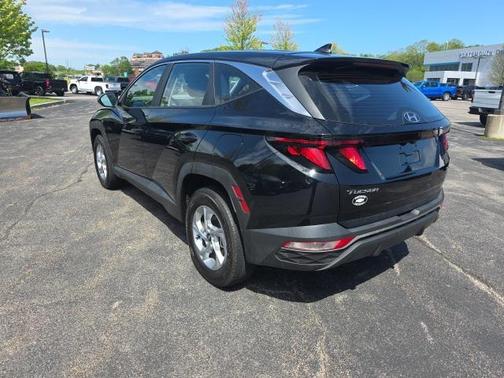 2022 Hyundai TUCSON SE