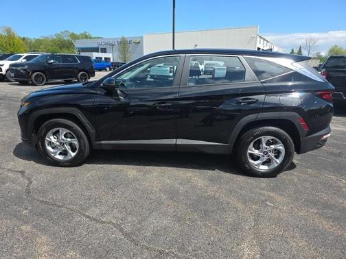 2022 Hyundai TUCSON SE