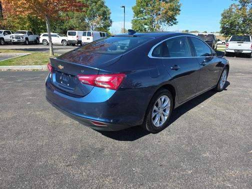 2022 Chevrolet Malibu FWD LT