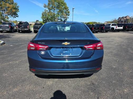 2022 Chevrolet Malibu FWD LT