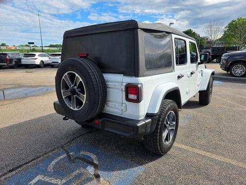 Bright White Clearcoat 2023 Jeep Wrangler 4-Door Sahara 4x4