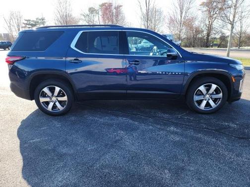 2022 Chevrolet Traverse LT Leather