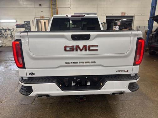 Summit White 2023 GMC Sierra 1500 AT4