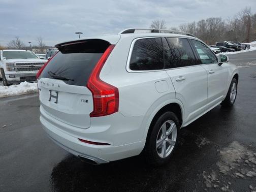 2016 Volvo XC90 T5 Momentum
