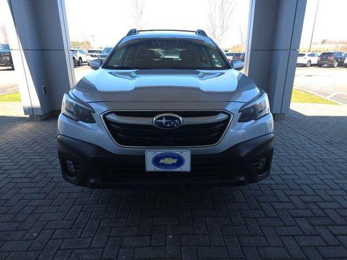 Ice Silver Metallic 2020 Subaru Outback Premium