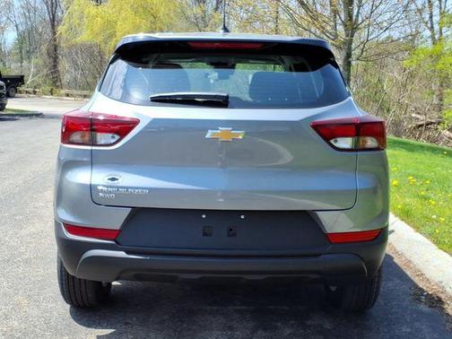 Sterling Gray Metallic 2026 Chevrolet Trailblazer LS