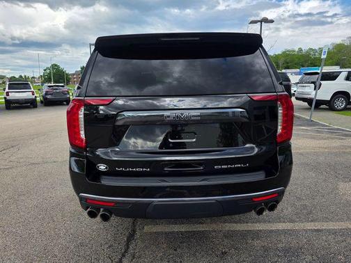 Onyx Black 2024 GMC Yukon XL Denali Ultimate