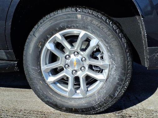 Dark Ash Metallic 2026 Chevrolet Tahoe LT