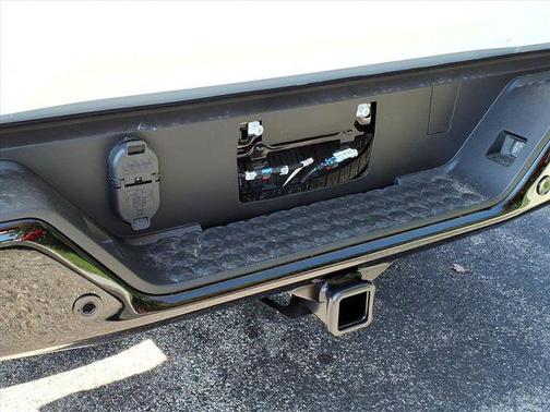 Summit White 2026 Chevrolet Colorado Z71