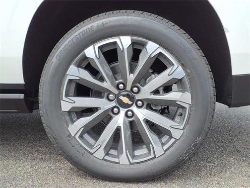 2025 Chevrolet Suburban 4WD High Country
