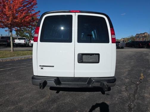 2024 Chevrolet Express 2500 RWD 2500 Regular Wheelbase WT