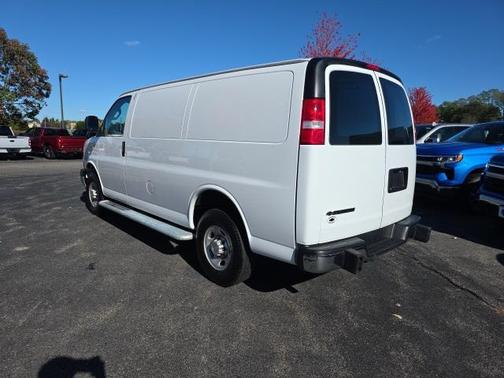 2024 Chevrolet Express 2500 RWD 2500 Regular Wheelbase WT