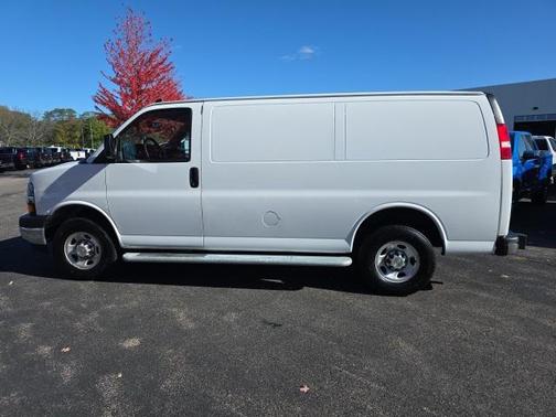 2024 Chevrolet Express 2500 RWD 2500 Regular Wheelbase WT
