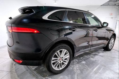 2019 Jaguar F-PACE 30t Prestige