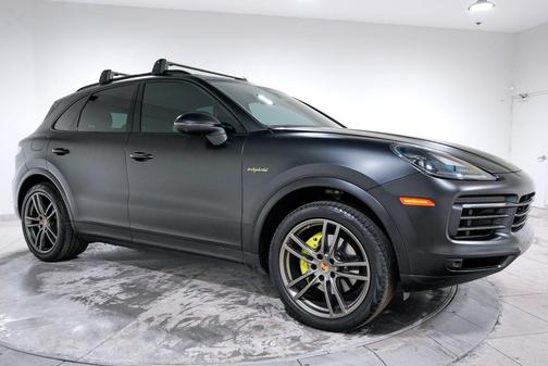 Black 2022 Porsche Cayenne Cayenne E-Hybrid Platinum Edition