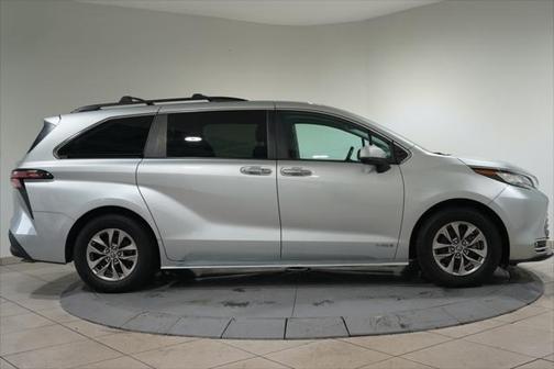 2021 Toyota Sienna XLE 7 Passenger
