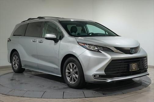 2021 Toyota Sienna XLE 7 Passenger