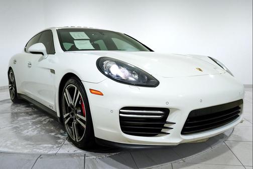 2015 Porsche Panamera GTS
