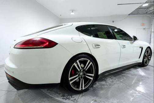 2015 Porsche Panamera GTS
