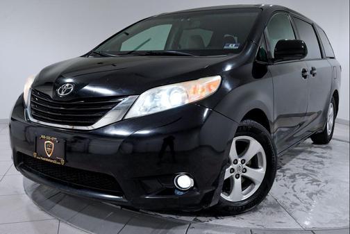2015 Toyota Sienna LE