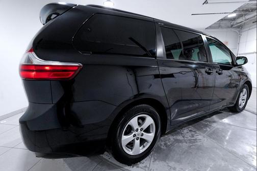 2015 Toyota Sienna LE