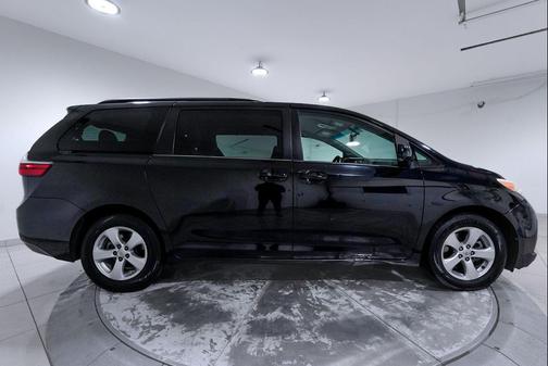 2015 Toyota Sienna LE